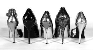 Usar zapatos de tacón y no morir con ellos puestos.