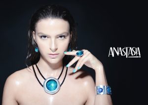 ANASTASIA: El placer y la complicidad de los metales esmaltados