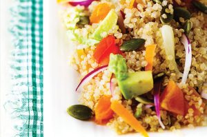 Ensalada de Quinoa con Aguacate y Orejones