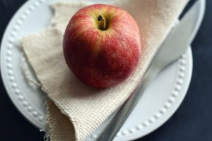 Descubre qué frutas te ayudarán a combatir las varices