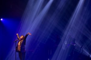 Luz Casal cerró su gira por Canarias con un concierto apoteósico en el Auditorio de Tenerife
