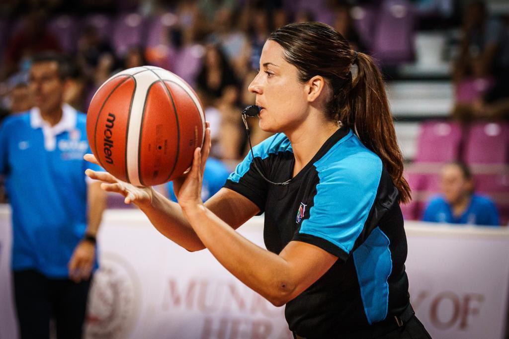 Ariadna Chueca Moreno: Rompiendo barreras en el arbitraje de baloncesto