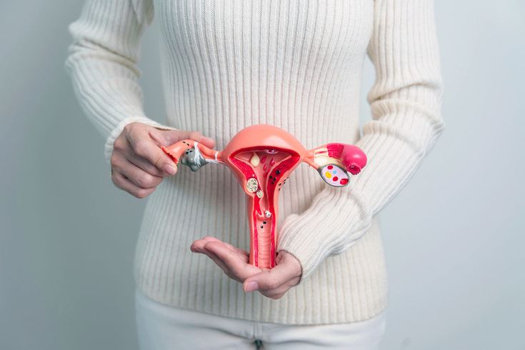 Tus ovarios no se apagan del todo en la menopausia, y puede importarte más de lo que crees