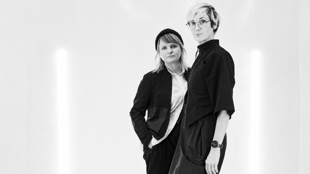 Eliška y Dáša Mertová, fundadoras de la marca de moda sostenible checa Segra Segra
