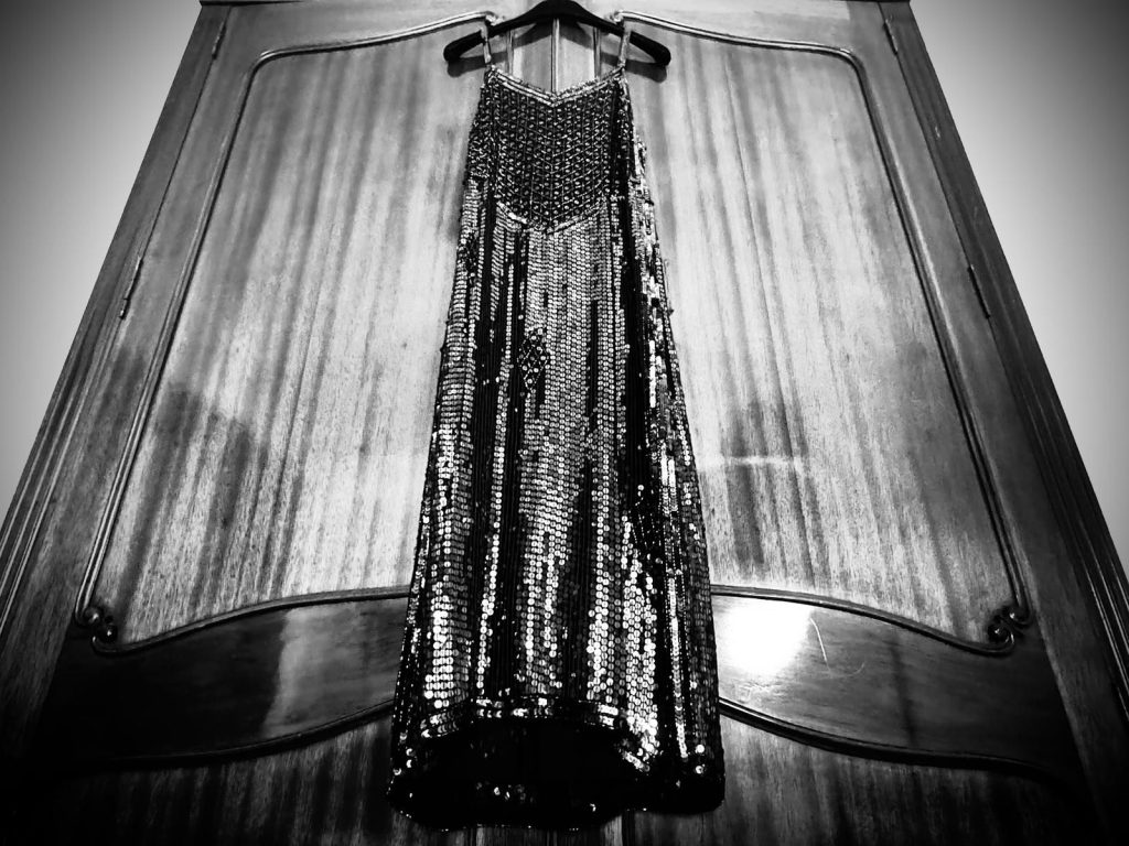 Vestido vintage de lentejuelas de los años 80 de Antoinette Castro